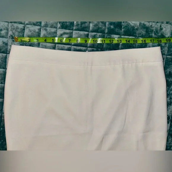 🎬WHITE HOUSE BLACK MARKET🎬WHITE PENCIL SKIRT🖤 - Picture 5 of 8